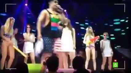 La 'fiesta de los desnudos'- alcohol y viajes a cambio de ropa