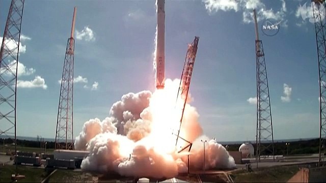 Rocket explodes - Nasa SpaceX launch to International Space Station