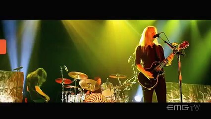 Mike Inez talks about playing bass with Alice In Chains on EMGtv