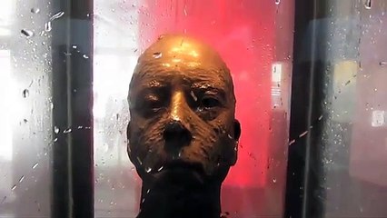 Prank : Ne pas regarder dans les yeux !!!