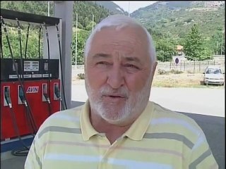 Σαν τορπίλη, έπεσε στην αγορά του Καρπενησίου το Δημοψήφισμα