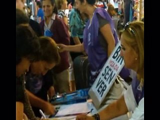 Cumhuriyet  Kadınları   Güzelbahçe  Şubesi   Bir  İmzada   Sen  Ver   Kampanyamız    (3)