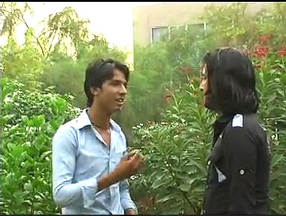 BARQCLKS FILM CHARIGH E CHISHT AVSEQ 01
