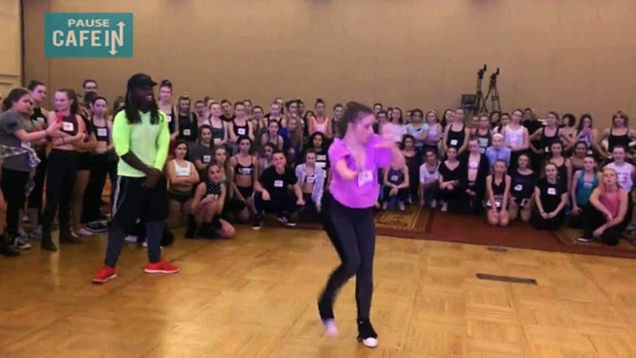 Cette jeune fille handicapée va enflammer la piste de danse