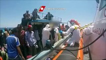Canale di Sicilia - tratti in salvo 2900 immigrati in 21 operazioni