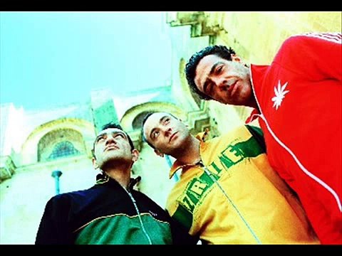 Sud Sound System Le radici ca tieni(lyrics)