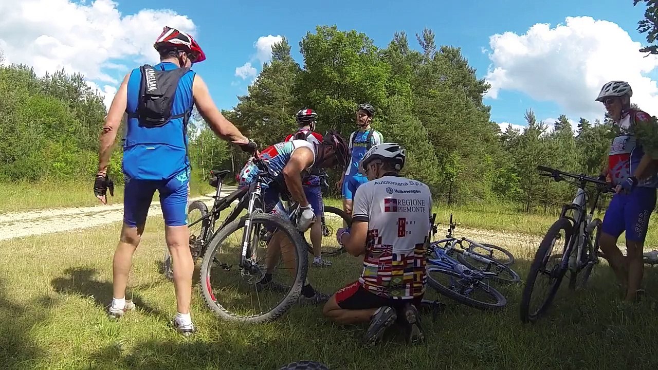 2015 - 06 LCO WE VTT - Raid des Cadoles S -  (7) bobo soigné par mister président