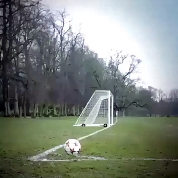 Some Amazing trick by Di Maria What a goal