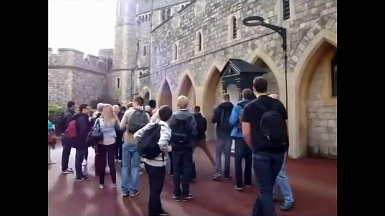 Don't Mess with the UKs Queen's Guards Compilation