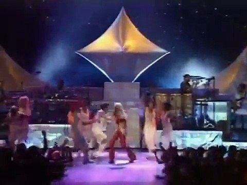 Christina Aguilera - Come On Over ( Live VMAs 2000 )