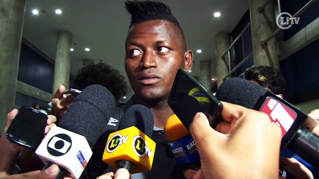 Riascos quer aproveitar chances no Vasco para mostrar quem realmente é