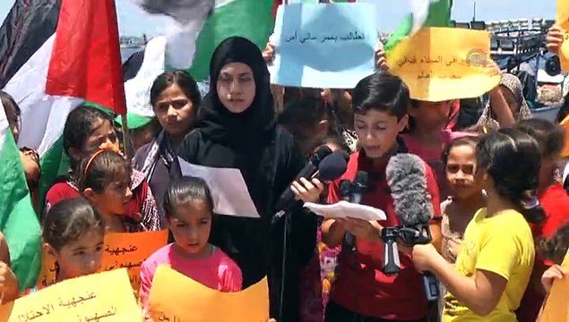 Palestinians protesting Israeli blockade against Third Gaza Freedom Flotilla