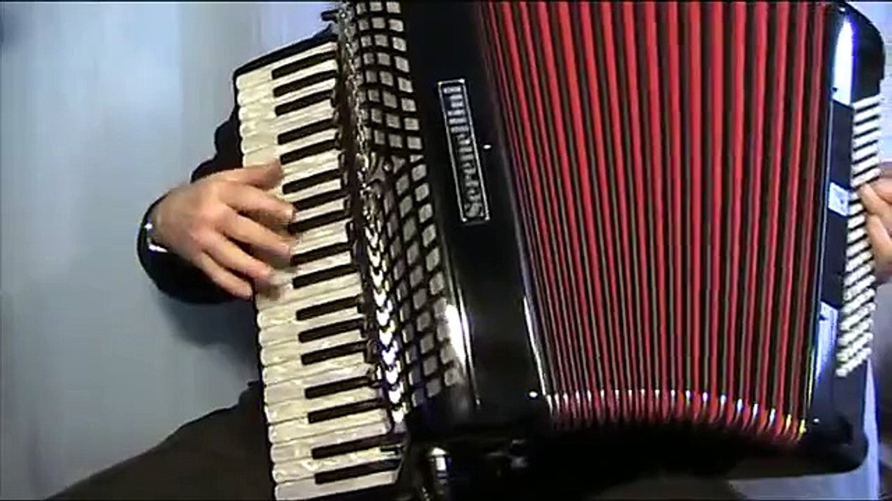 Tombe la Neige (Salvatore ADAMO) accordion
