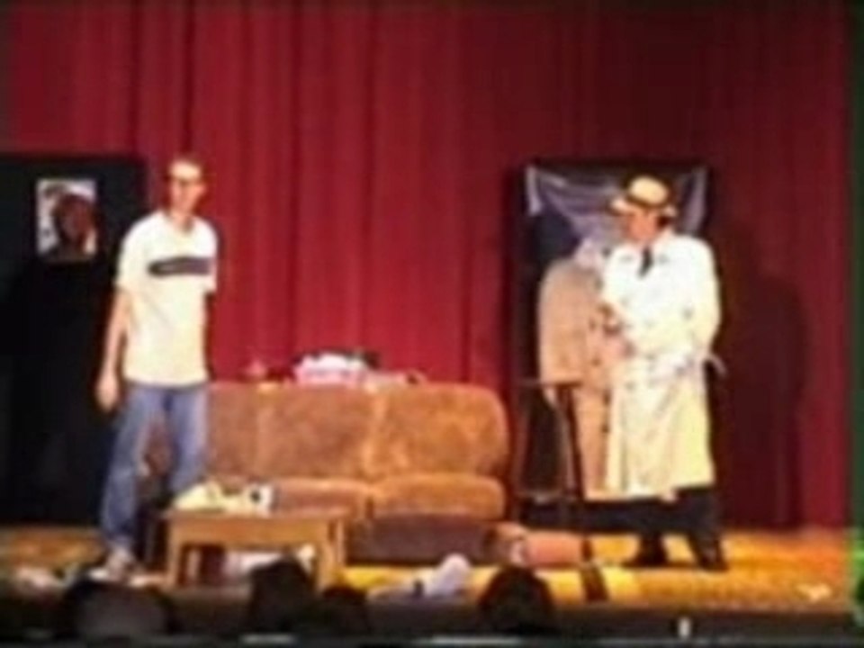 Une aspirine pour 2 -"N'appuie pas sur la détente !"