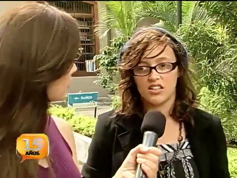 Dos j�venes se inspiran en el canto y la m�sica para hacer arte