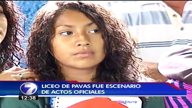 Voluntarios piden a conductores respetar sem�foros en escuelas