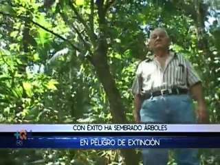 Un hombre rescata las especies de �rboles en peligro de extinci�n