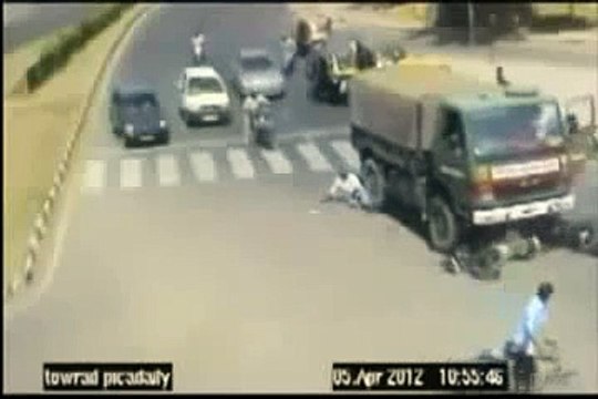 CCTV Camera Caught Dangerous Traffic Accidents in India - Breathtaking