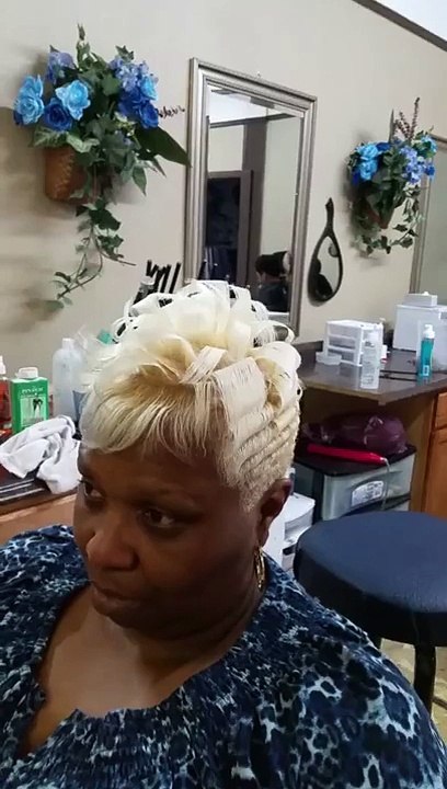 Freeze curls on blonde hair no relaxer.