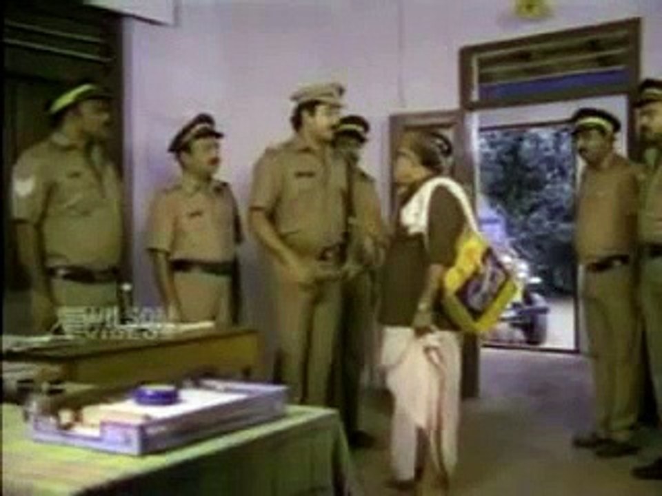mammootty super comedy scene.............(mallulive.com).