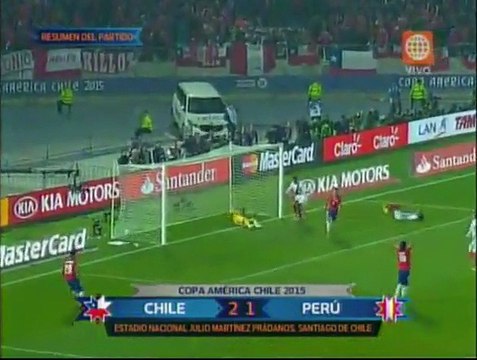 Perú cayó 2-1 ante Chile con 10 hombres y jugará por el tercer puesto de la Copa América 2015