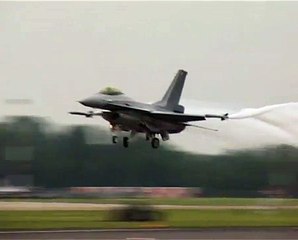 Belgian F16 demo @ RIAT07