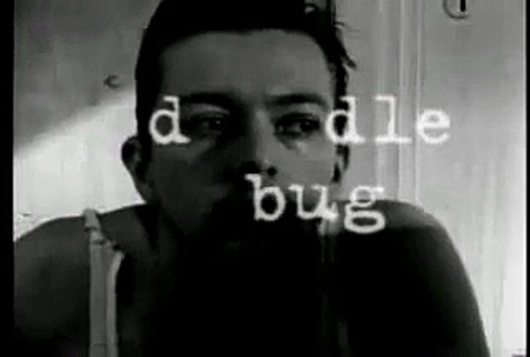 DOODLEBUG  Cortometraje dirigido por Christopher Nolan