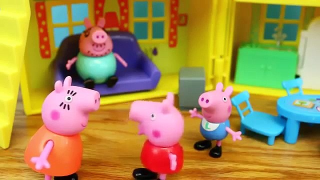 Peppa Pig Roller Coaster Polly Pocket Resort Theme Park DisneyCarToys George Pig Car Crash