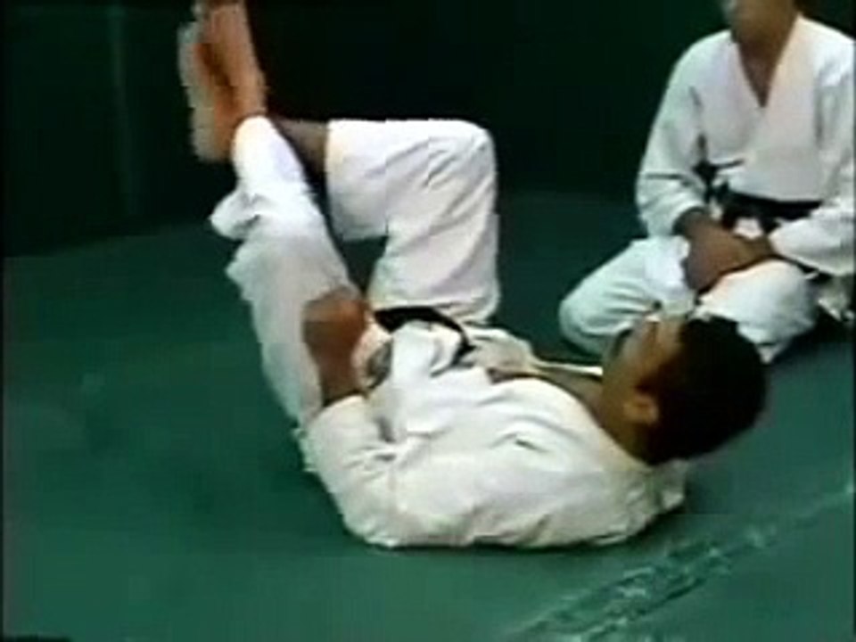 gracie jiu jitsu elbow escape