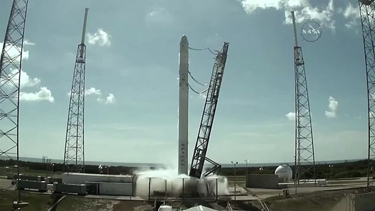 SpaceX Falcon 9 Rocket Explodes During CRS-7 Launch