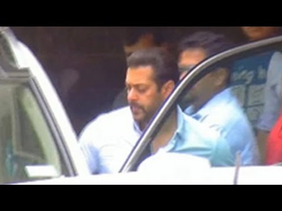 Salman Khan LEAVES for Court Hearing | RAW VIDEO FOOTAGE