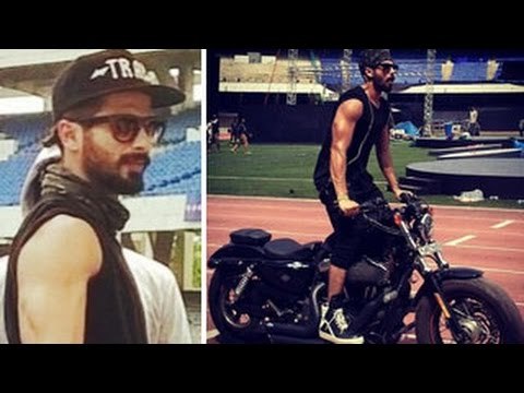 Shahid Kapoor BREAKS the stage at IPL 8 Opening Ceremony, LITERALLY!
