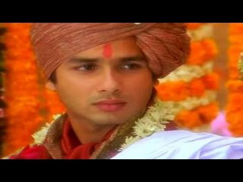 Shahid Kapoor gets ENGAGED to Delhi girl Mira Rajput | BREAKING NEWS