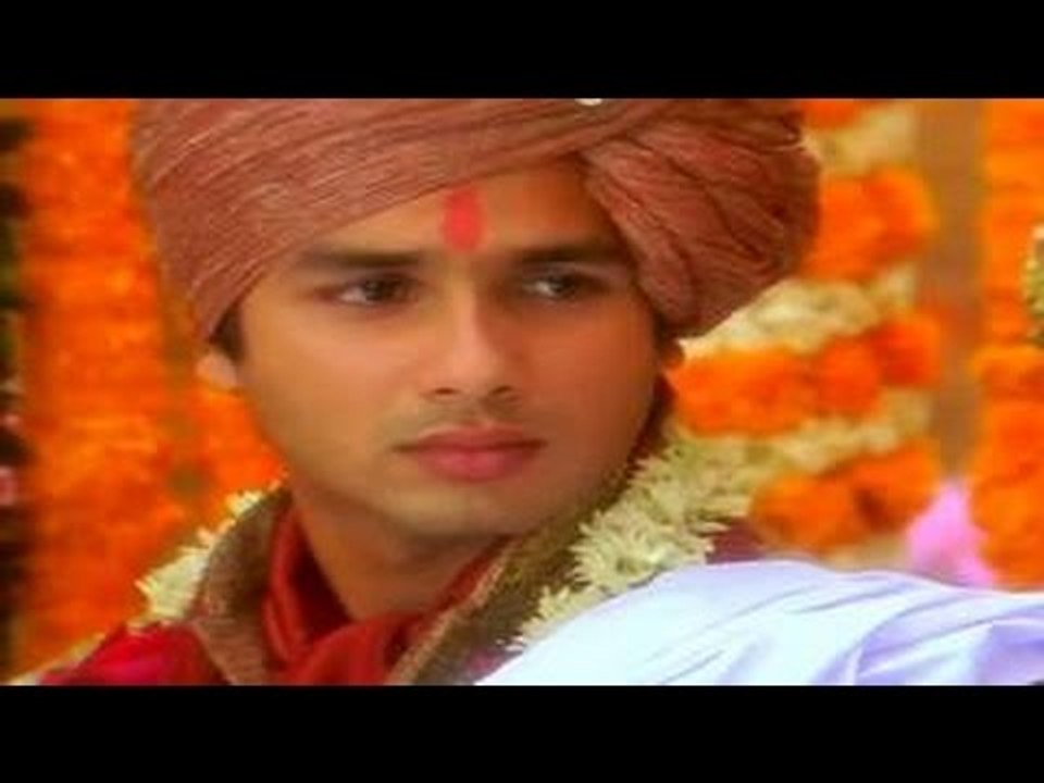 Shahid Kapoor gets ENGAGED to Delhi girl Mira Rajput | BREAKING NEWS