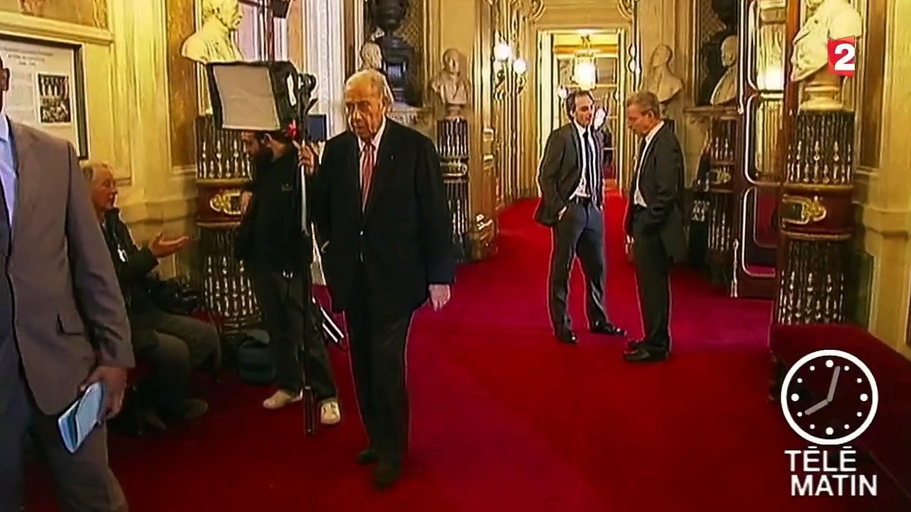 "Charles Pasqua incarnait une certaine idée de la France", selon Valls