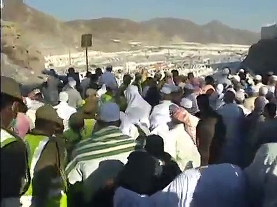 Hajj 1423 - Stoning the Jamarat