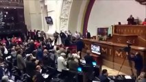 Pelea entre diputados en la Asamblea Nacional de Venezuela!!!