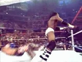 Rey mysterio trahison de Chavo