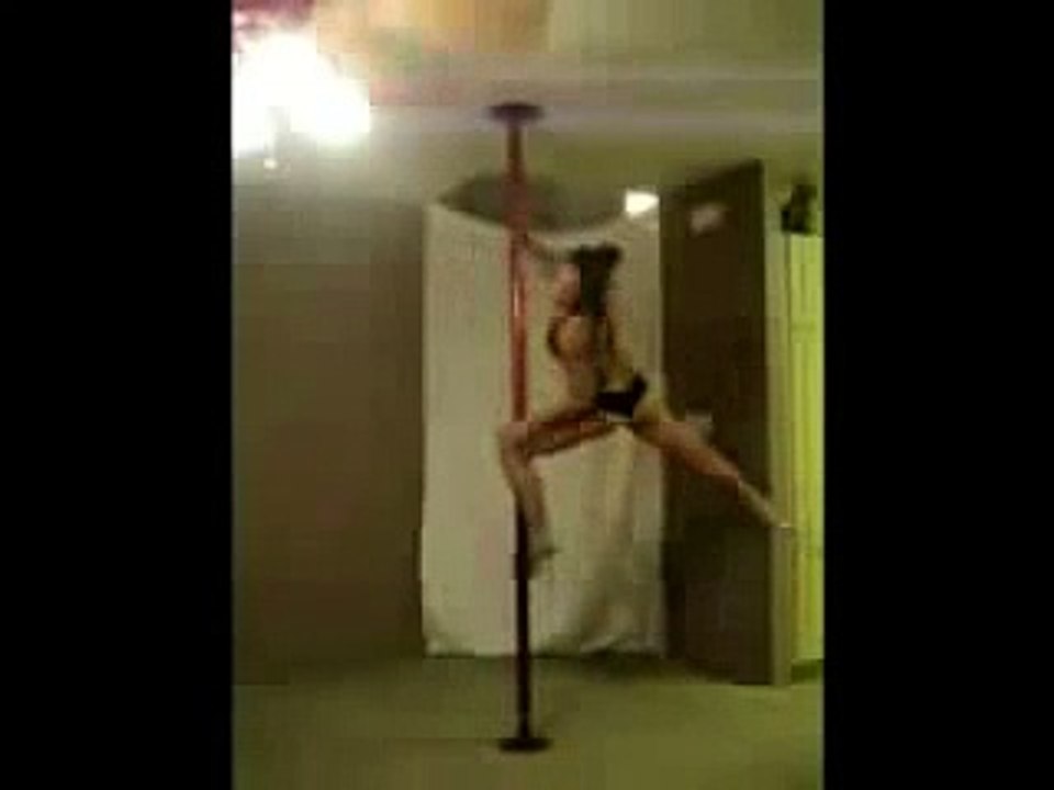 CHUTE DE POLE DANCE
