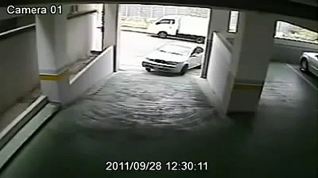 Est elle stupide ou bien stupide?