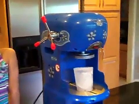 Polar Cub Ice Shaving Machine / Snow Cone Machine / Shaved Ice Great Northern Popcorn