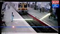 قطار في الهند يخرج عن القضبان ويصيب الركاب بالمحطة