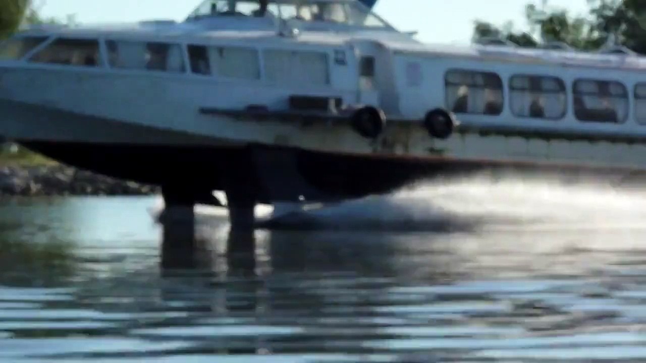 Delta Dunarii, canal Sulina, trecerea navei rapida ,mila 9.MTS