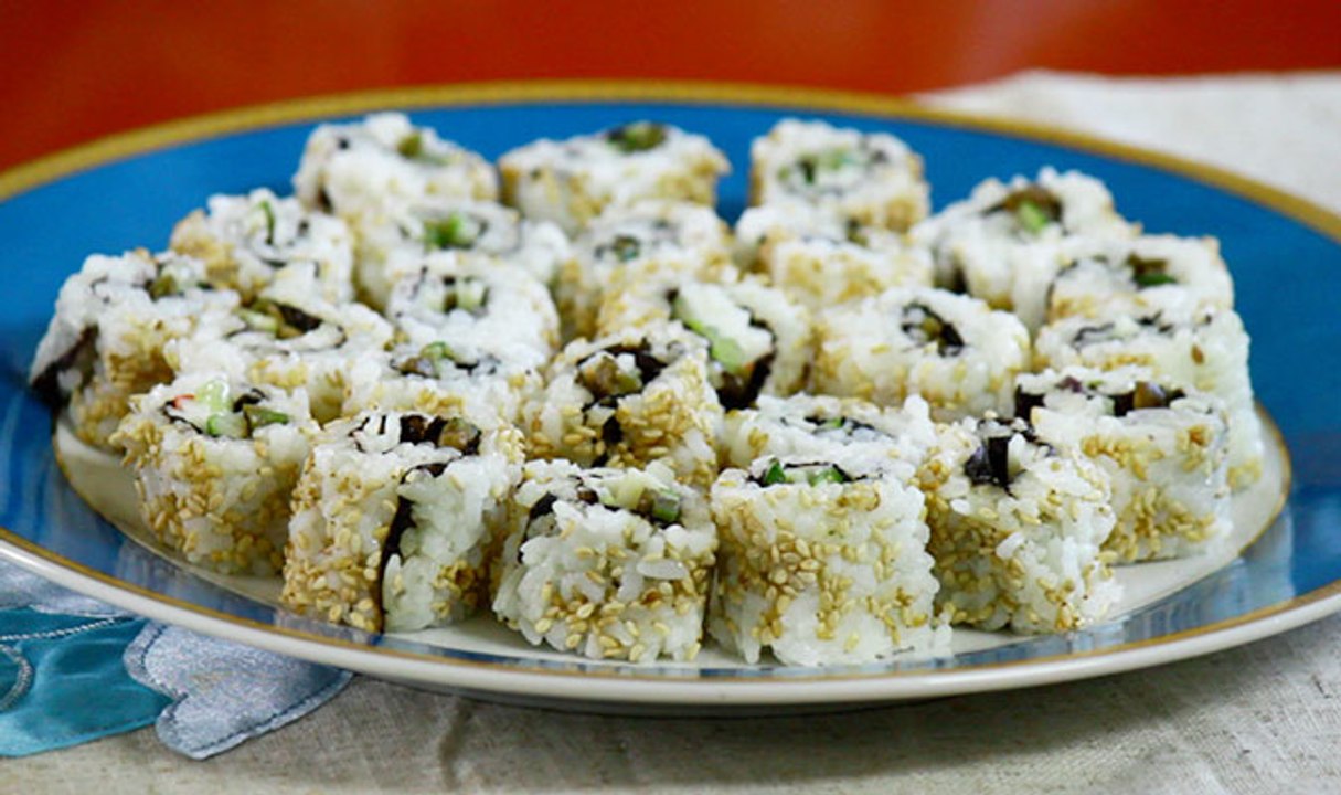 California Sushi Roll with Avocado, Crab Meat & Cucumber