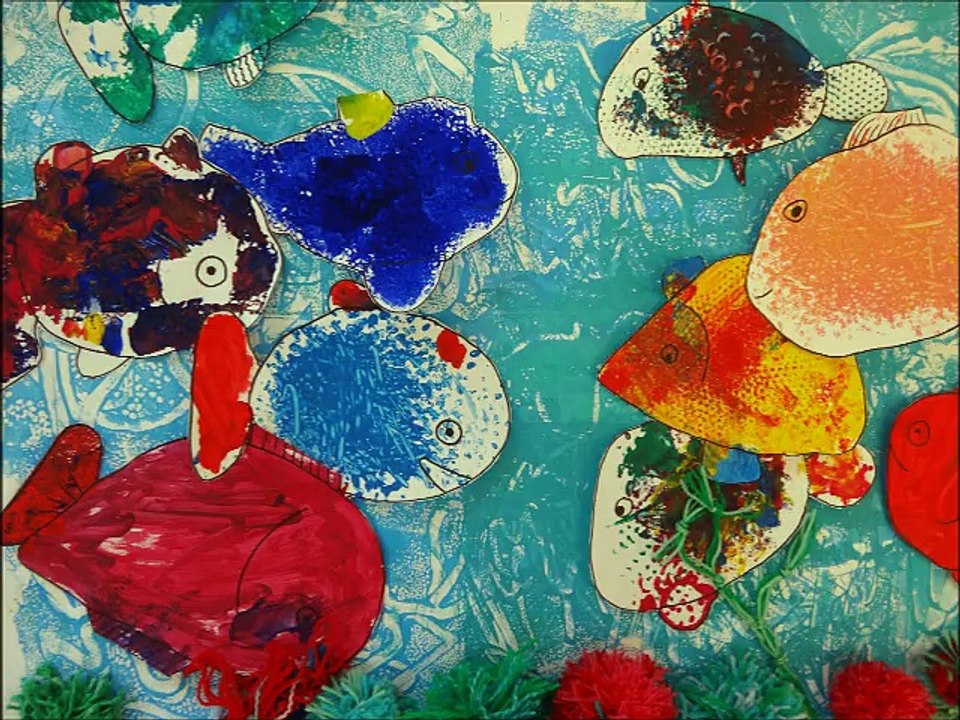 Les petits poissons dans l'eau - par les maternelles de Madeline