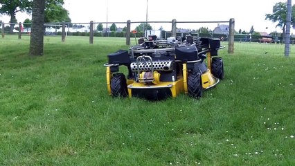 MGE : Spider ILD 02 SG radiocommandée by Dvorak, vue intérieure tondeuse pro