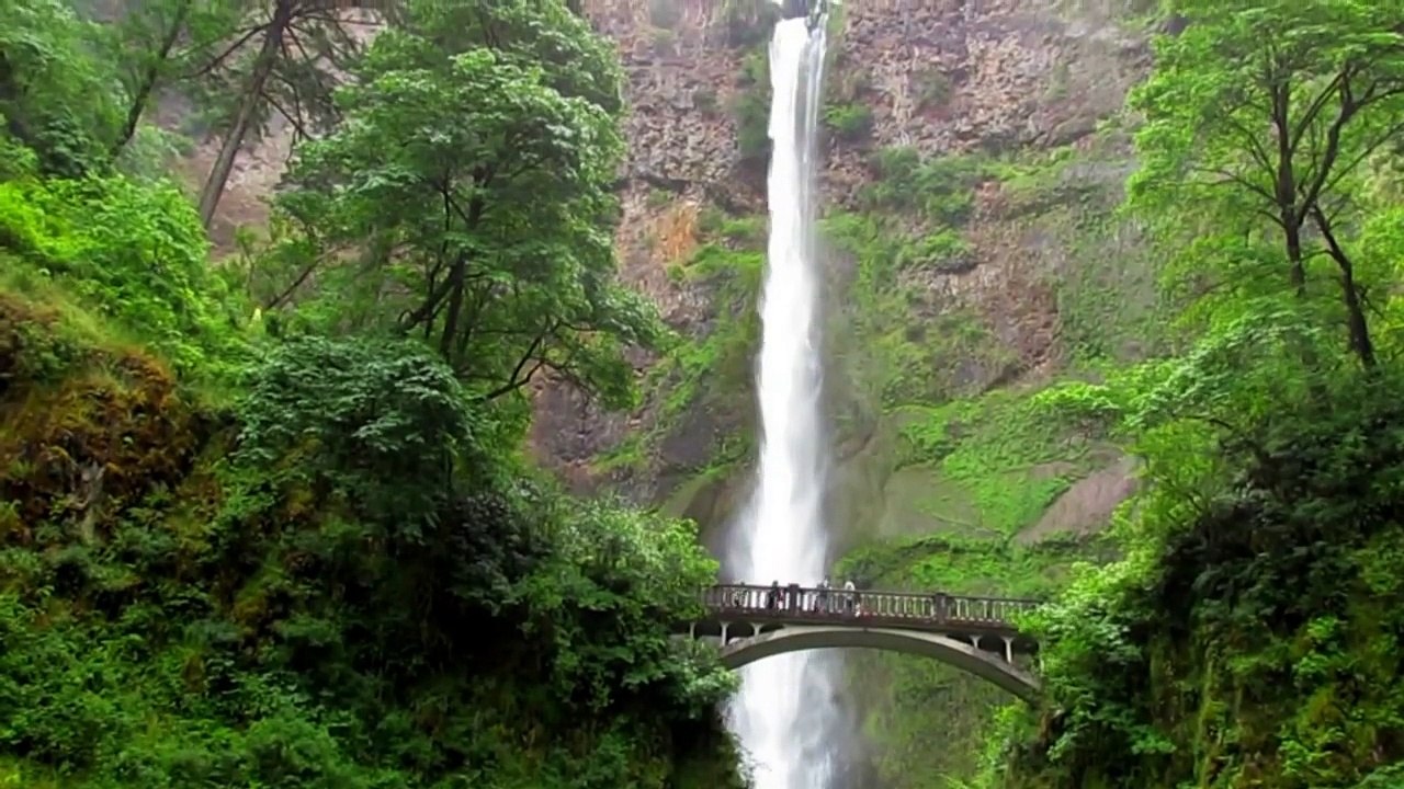 Multnomah Falls in Oregon