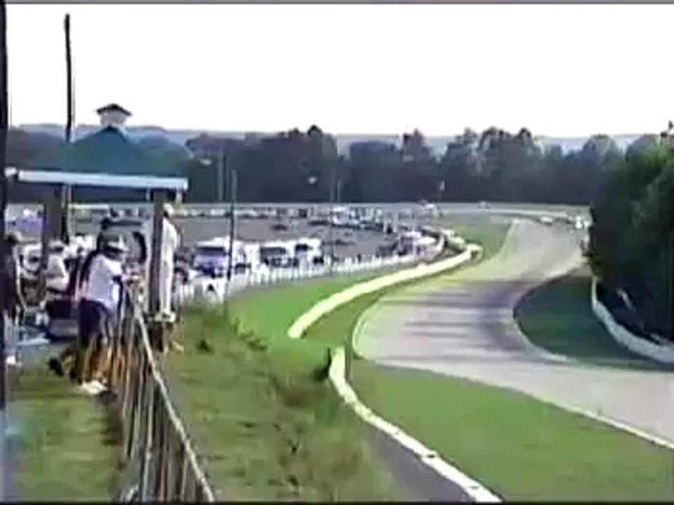 AUTO DA CORSA ha un incidente assurdo