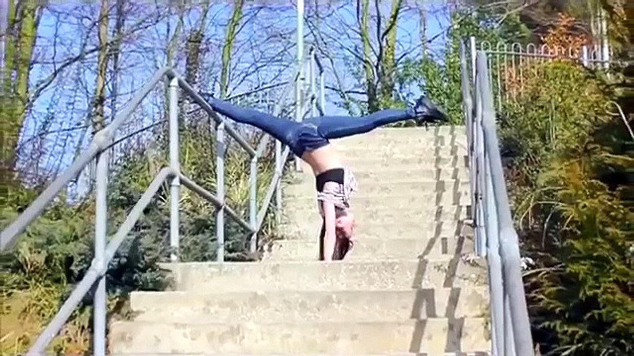 Incredibile quello che riesce a fare questa ragazza