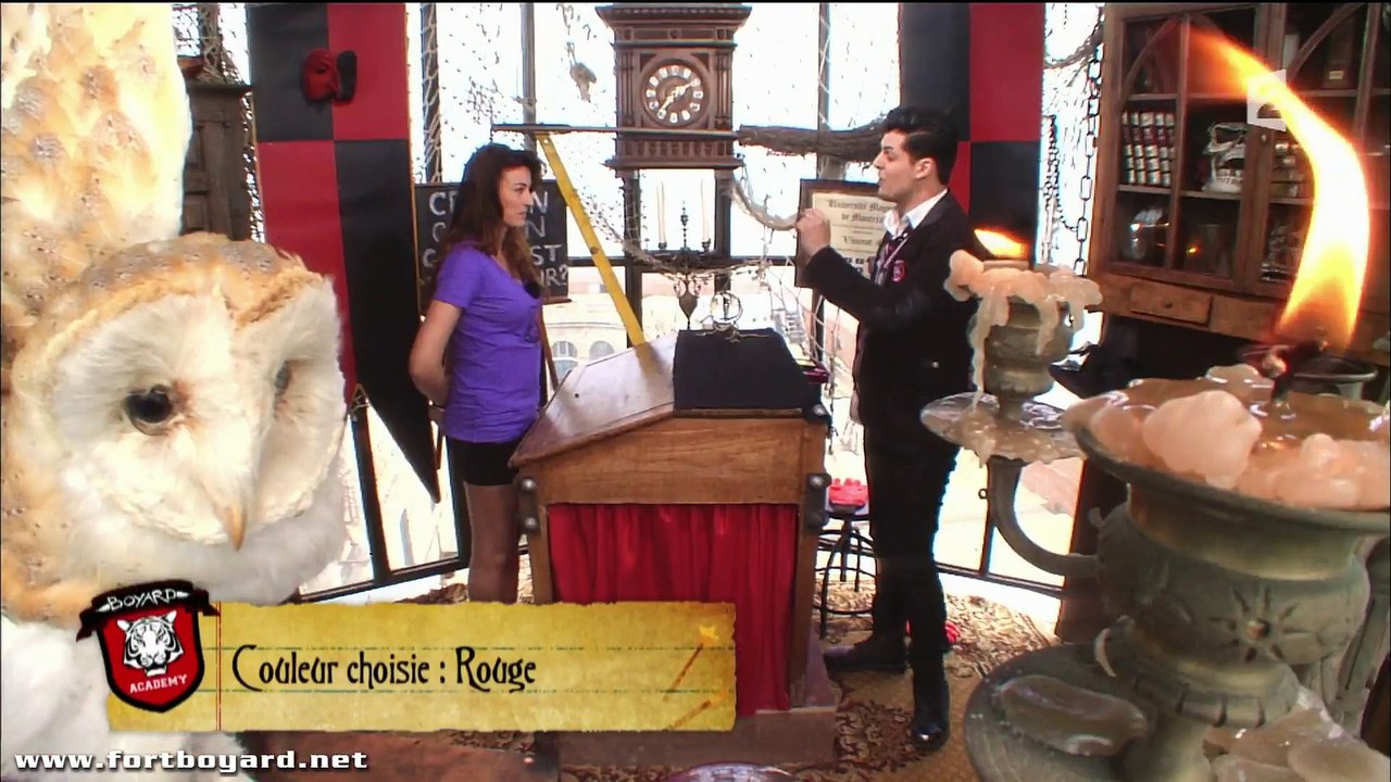 Fort Boyard 2015 : Rachel Legrain-Trapani chez Vincent C. dans la Boyard Academy (Tour : Caryon crayon quelle est ta couleur ?)